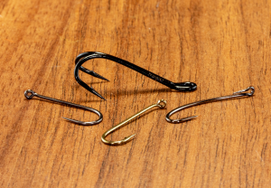 Mustad R73-9671 High-quality fly-tying materials are essenti